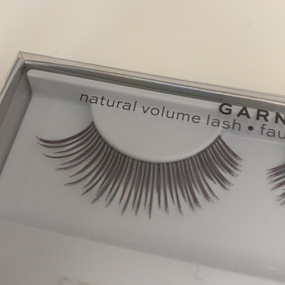 Sephora Collection Garnet Natural Volume Lash Colored False Lashes - Picture 3 of 4